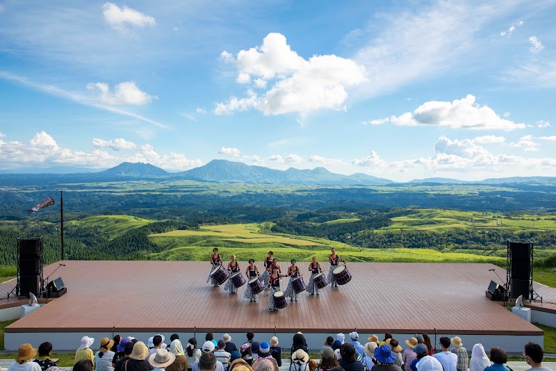 TAO의 언덕 봄의 감사제