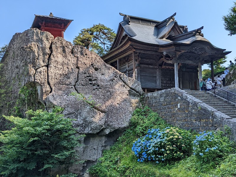 야마가타 지자케바 (쿠라)