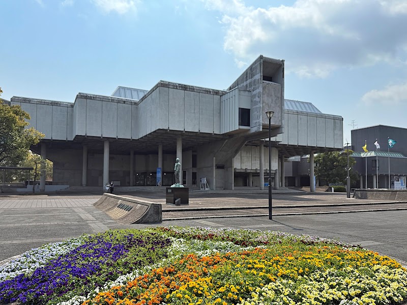 佐賀県立美術館