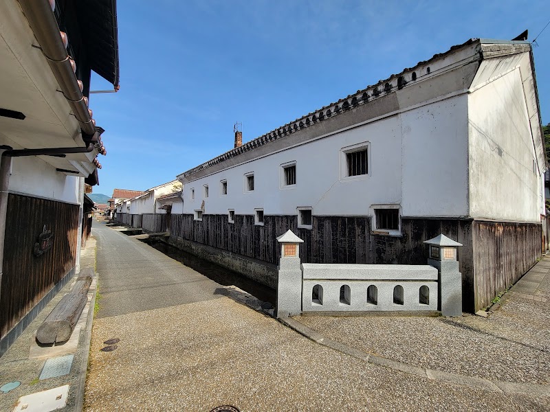 仓吉白壁土藏群