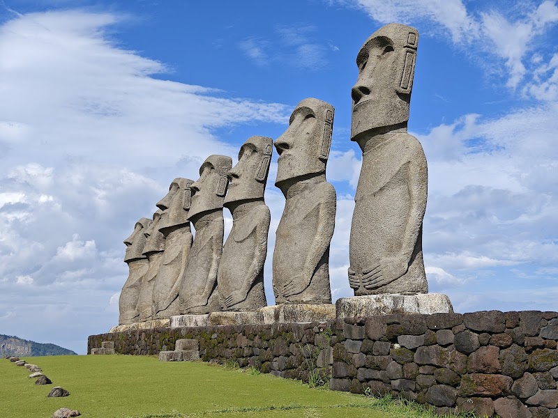 산메세 니치난 모아이 상