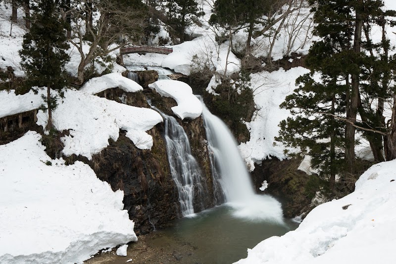 긴잔 온천 가스등 거리