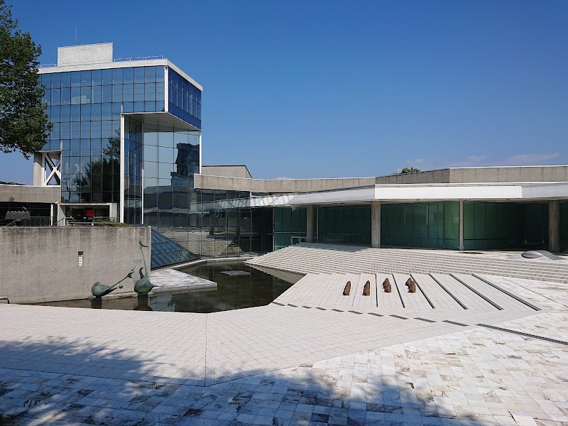 栃木県立美術館