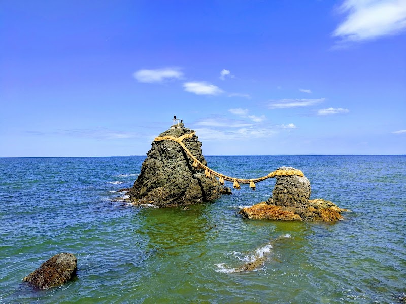 후타미오키타마 신사 (부부바위)