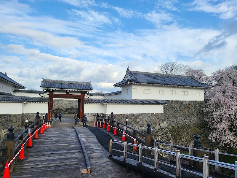 가조 공원 (야마가타성 터)