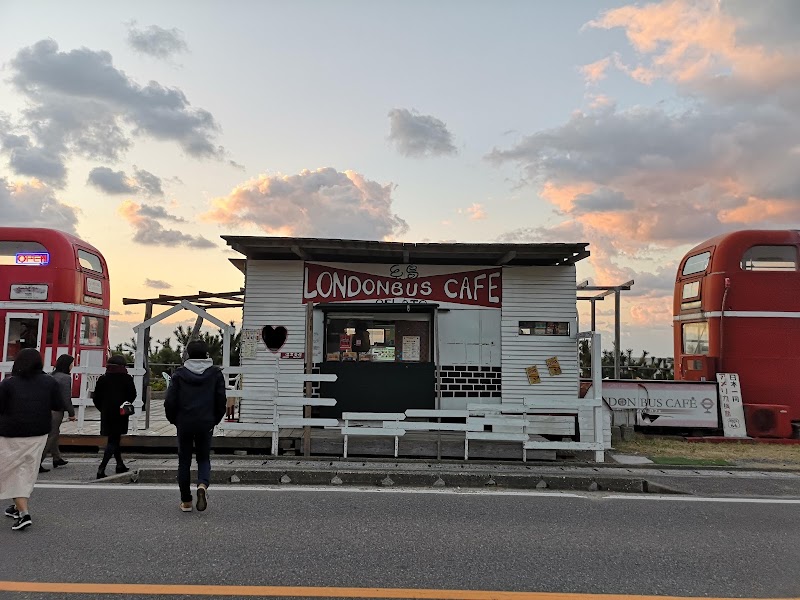 이토시마 런던버스 카페