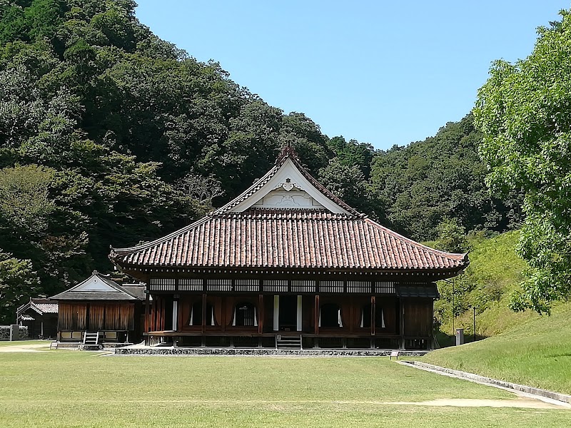 구 시즈타니 학교