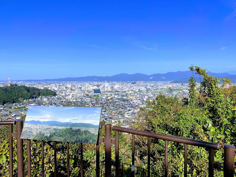八幡山展望台