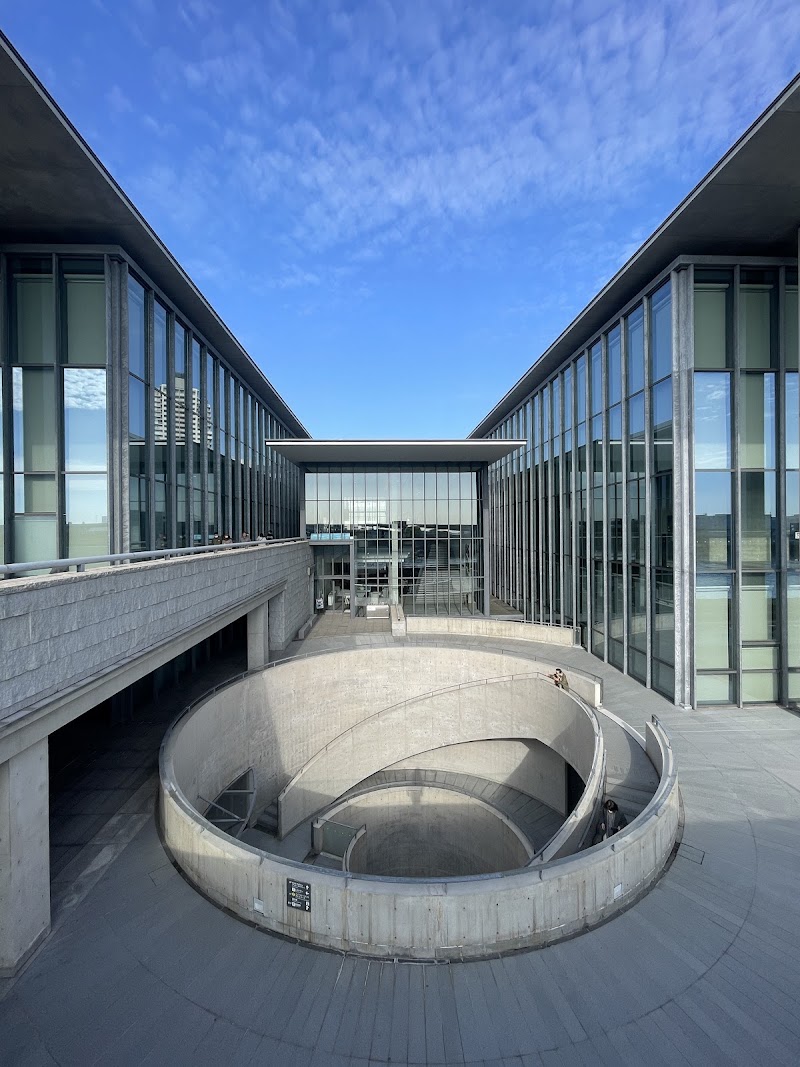 兵庫県立美術館