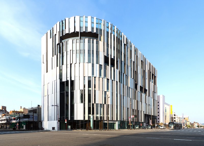 도야마시 유리미술관 (도야마 키라리)