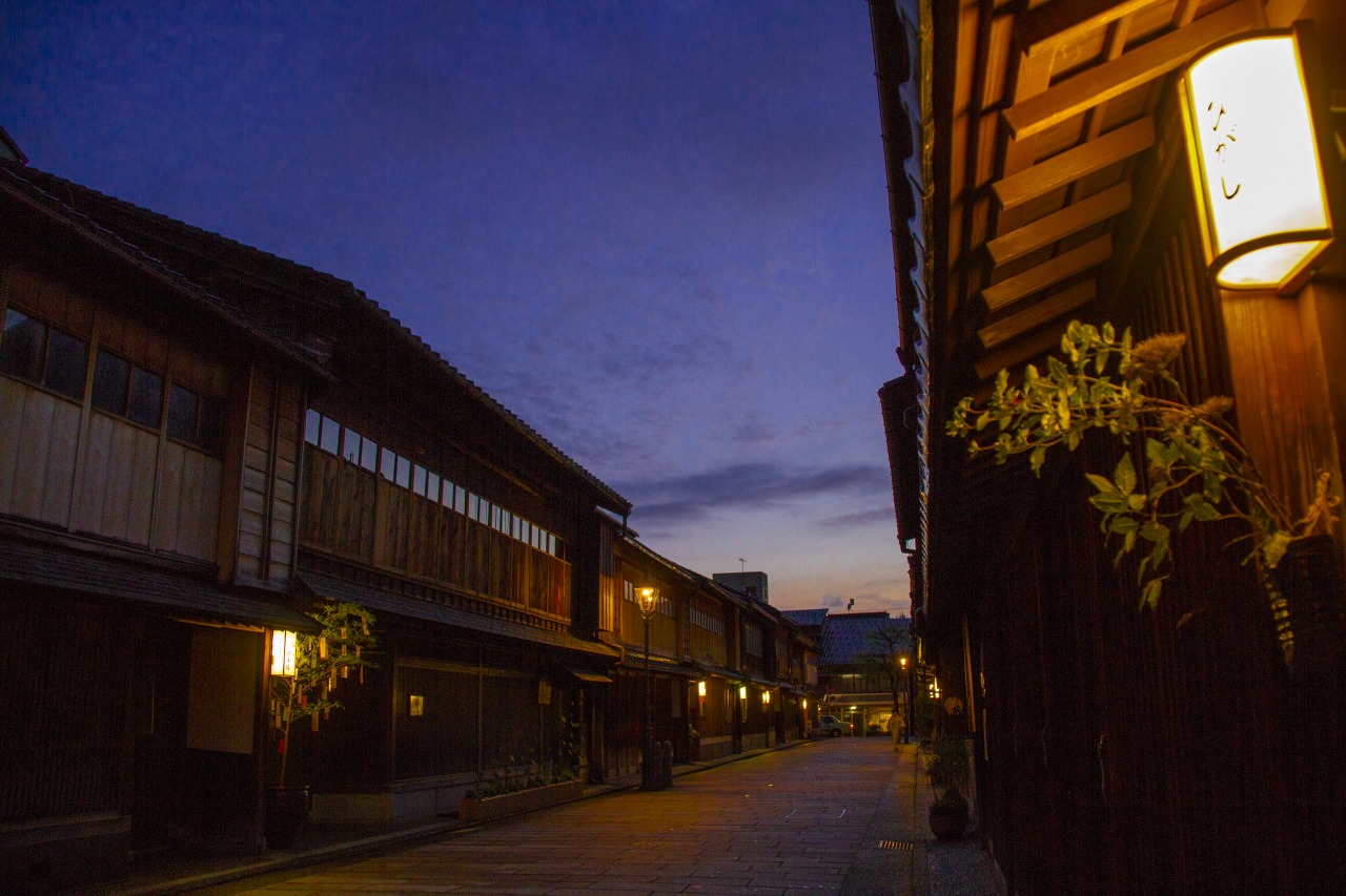 ひがし茶屋街 ガス灯の夜景