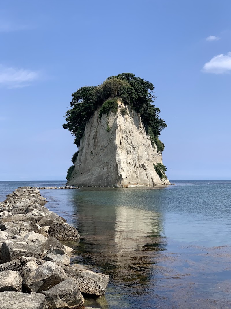見附島（軍艦島）