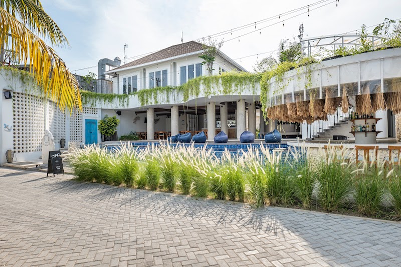 더 비치 하우스