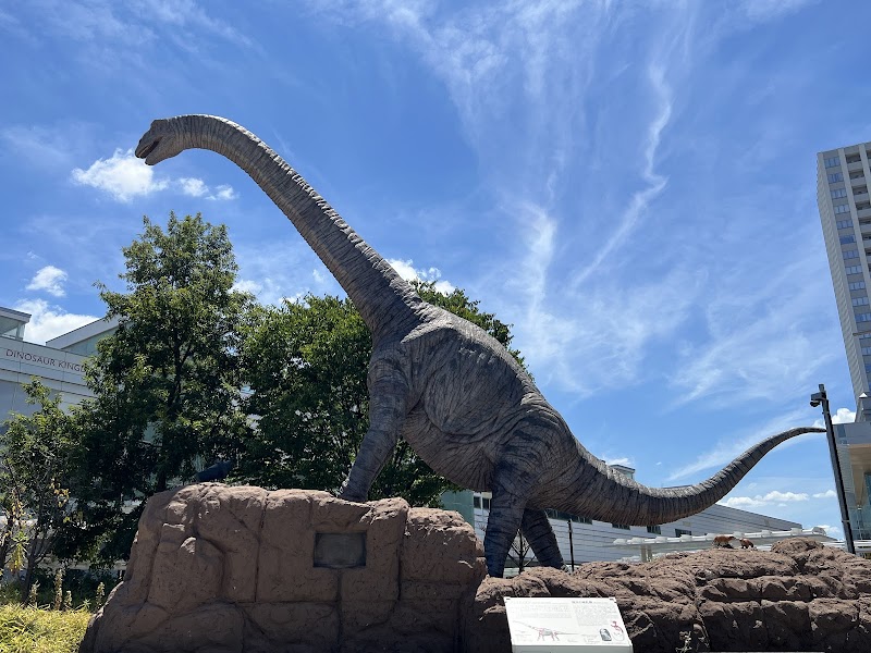 JR福井駅 恐竜広場